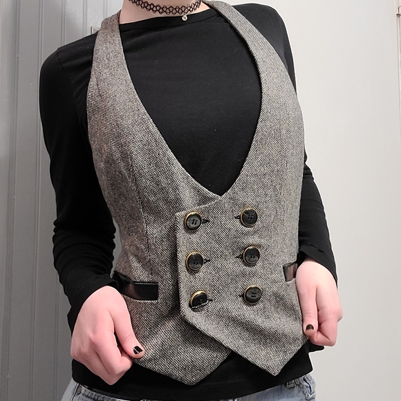 Express Tops - 90s vest